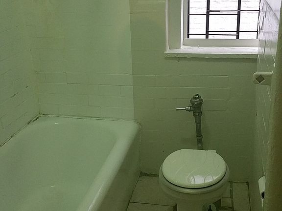 4th image of 209 Sullivan Pl APT B8
