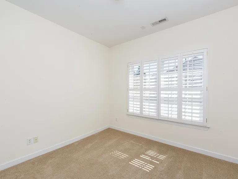 12012 Bordeaux St — Photo 18