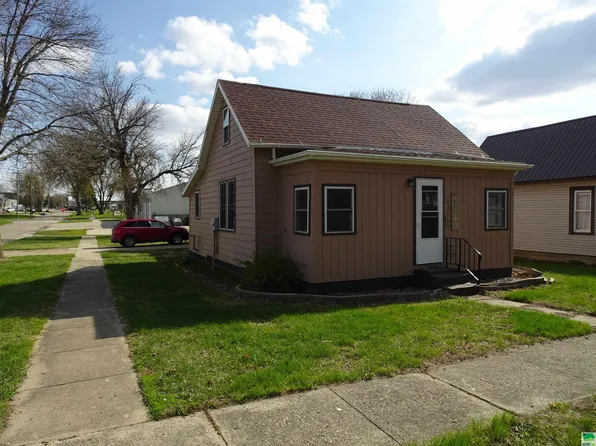 401 W 3rd St, Sanborn, IA 51248