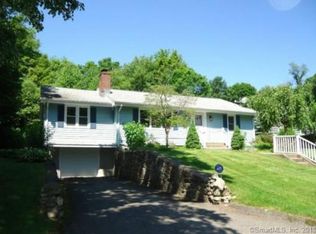 11 Valley Rd, Trumbull, CT 06611