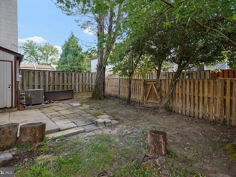 6351 Rockshire St — Photo 33