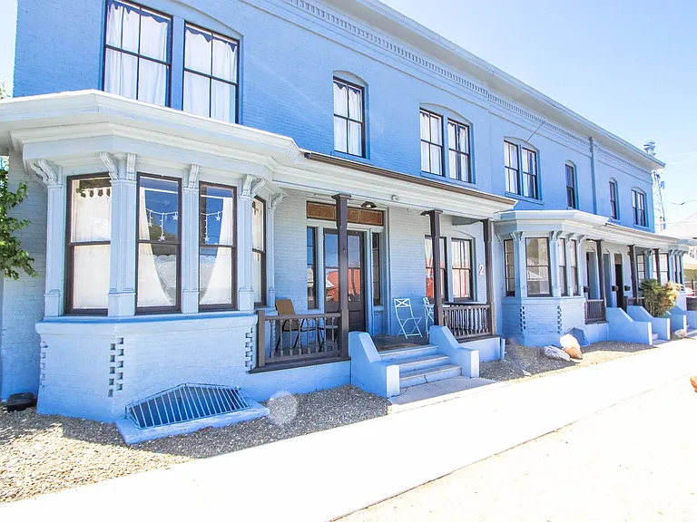 215 E Willis St — Photo 1