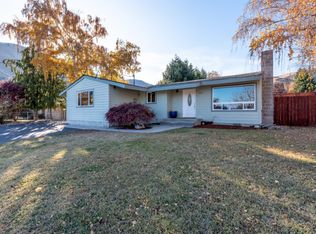 320 Shady Ln, Wenatchee, WA 98801