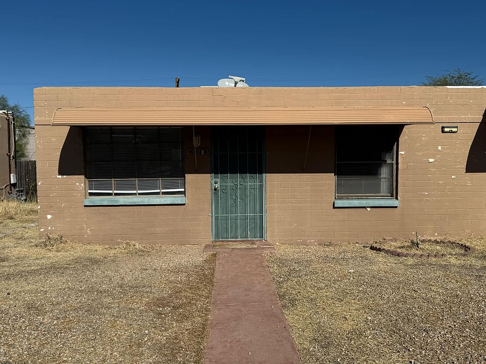1st image of 5019 E 1st St