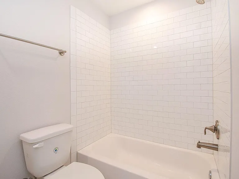 1122 Live Oak St — Photo 27