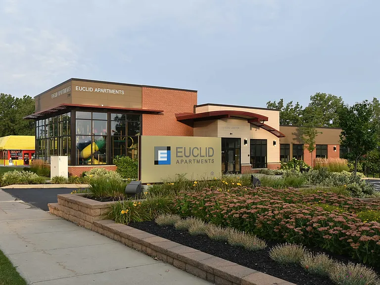Euclid Apartments — Photo 29