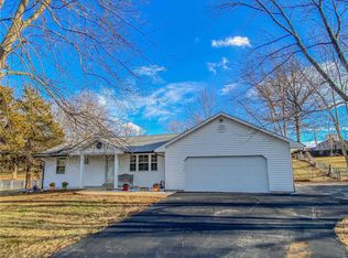 914 Center Ct, Ballwin, MO