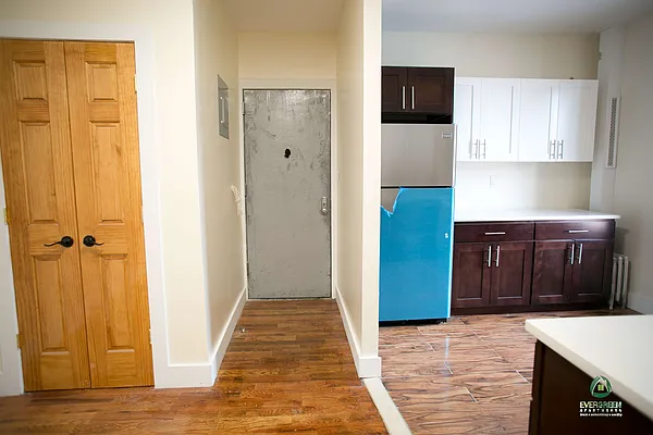 Rented by Evergreen Apartments BK | media 57
