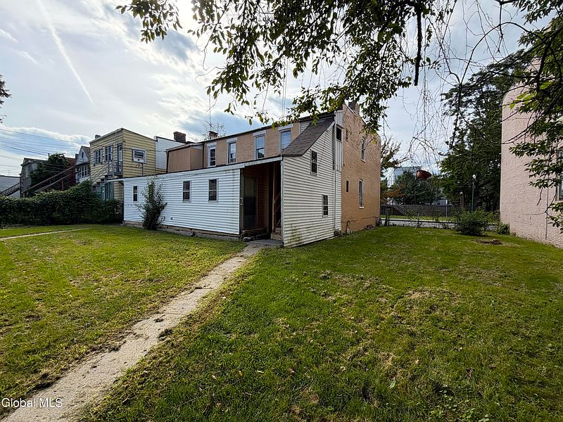 4th image of 540 2nd Street