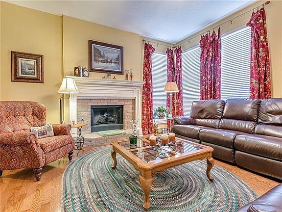 2nd image of 6211 Crestmont Ln