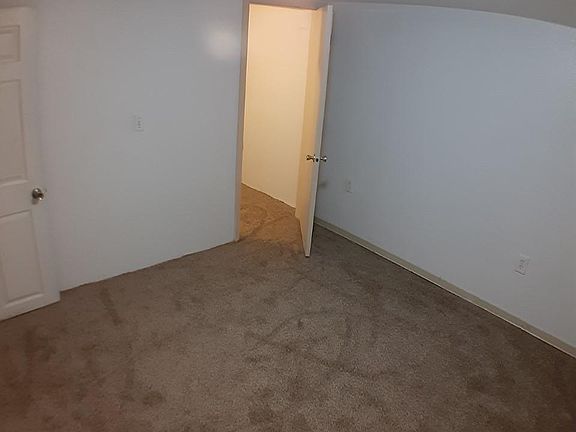2nd bedroom no bath