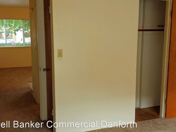 5th image of 7618 Greenwood Ave N #9174200