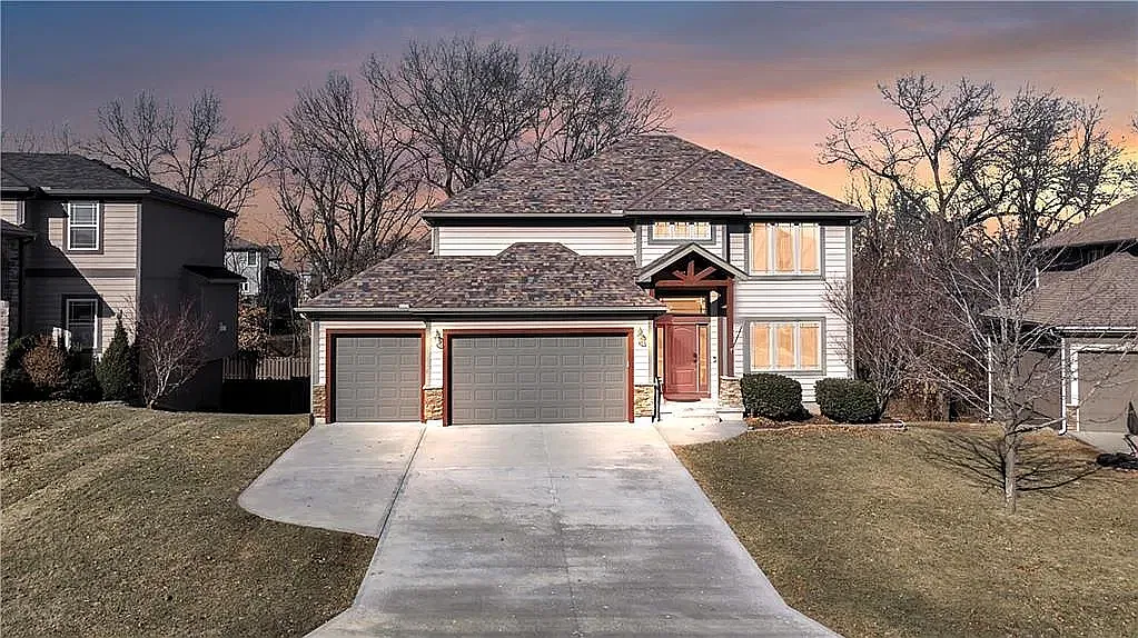 5 bed, 2787 sqft, $2,900 — Photo 1