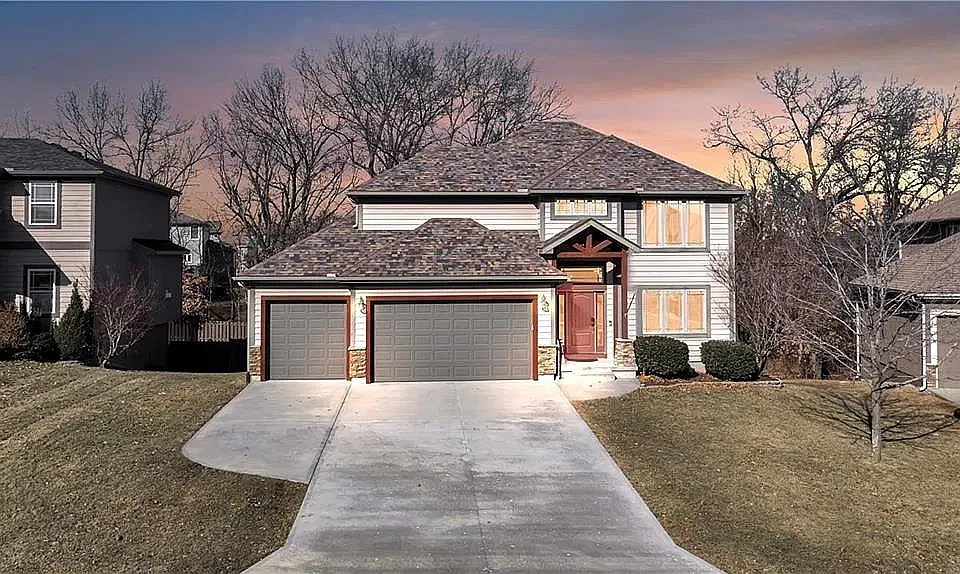 1236 Vivian Dr