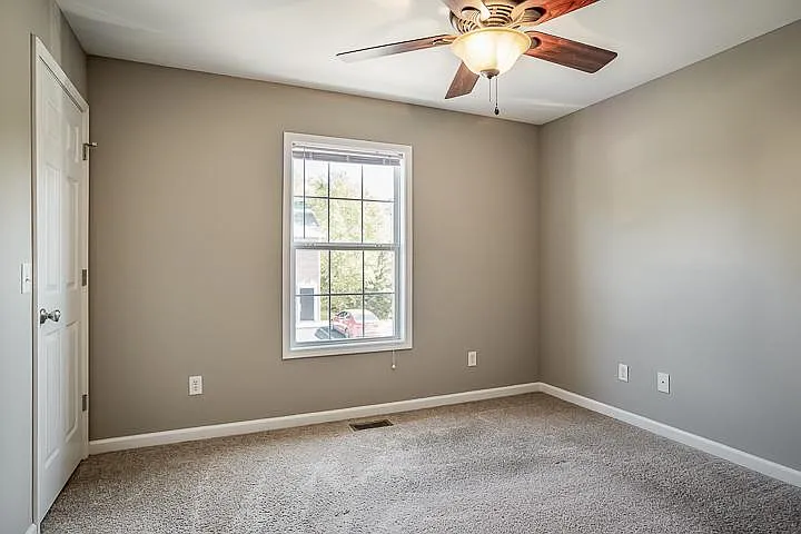 402 Ellis Ave — Photo 12