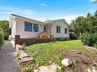 3419 E 19th St NW, Calgary, AB T2L 2A9