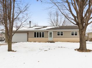 851 Rose Ln, Waterloo, IA 50702