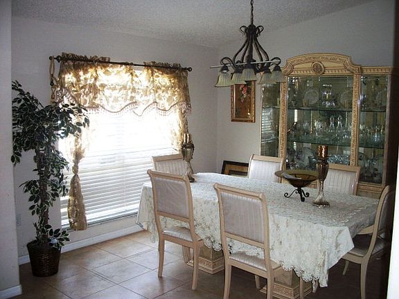 3rd image of 27 Biscayne Dr