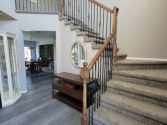 2 story foyer w/custom rail