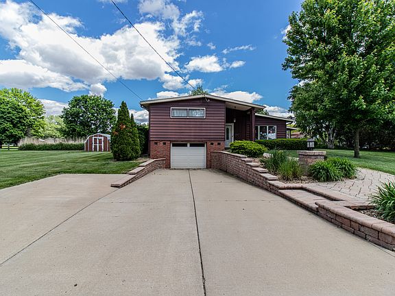 4th image of 1023 Sunset Dr