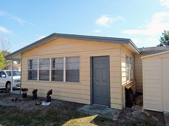2nd image of 321 Canyon Dr N