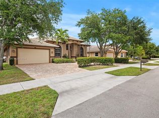 8251 SW 51st St, Davie, FL 33328