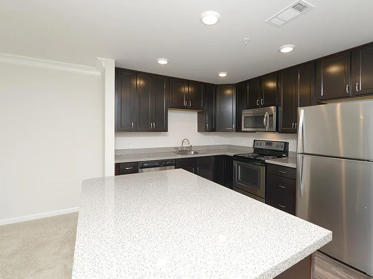 210 Highland Corporate Dr — Photo 8