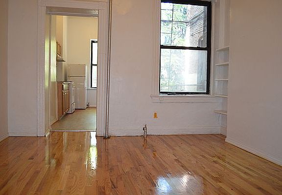 3rd image of 200 Court St APT 1R