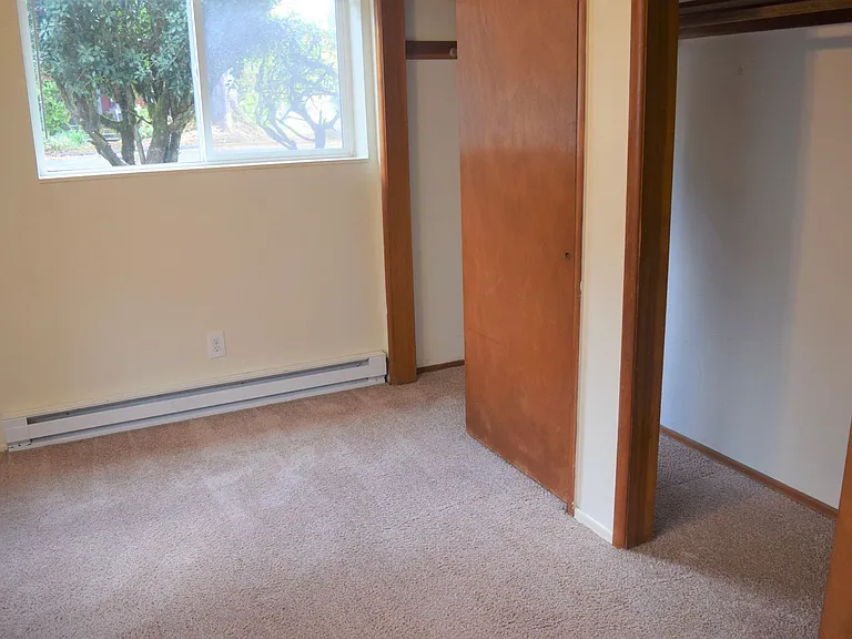 Sanders Apartments — Photo 18