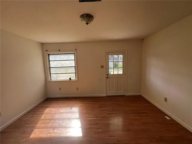 713 Community St — Photo 3