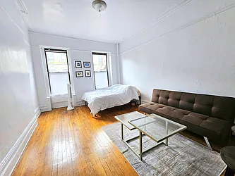 Rented by Manhattan Spaces