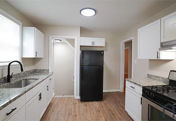 3rd image of 18693 Eureka St
