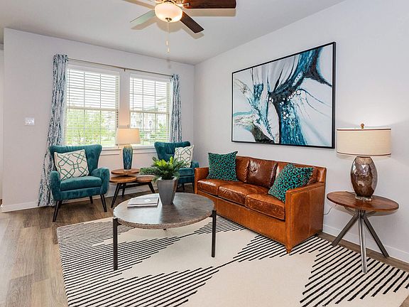 3rd image of 7423 Fiore Dr #7423