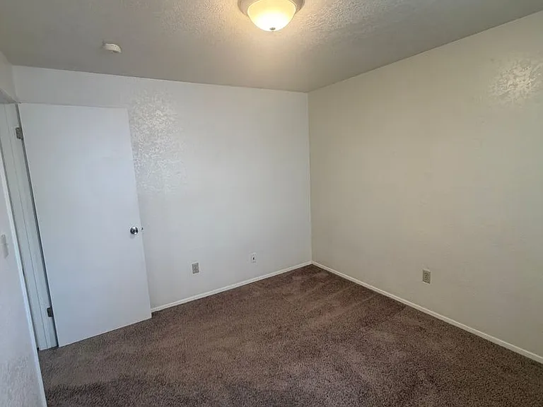 1228 S Juniper St — Photo 40