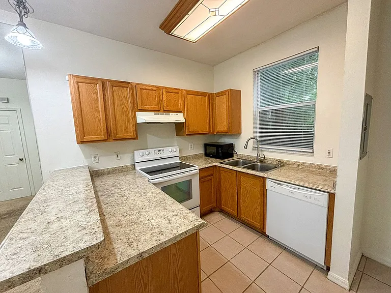 3510 SW 30th Way #156 — Photo 9