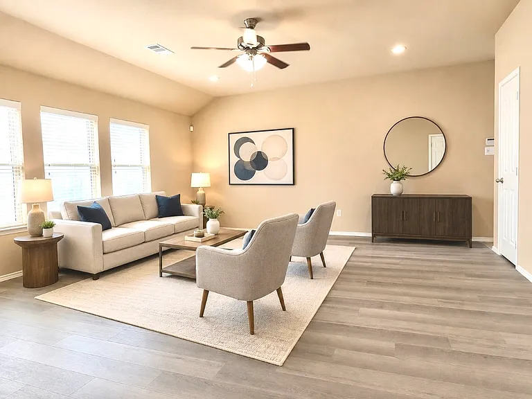 421 Goldstone Ln — Photo 6