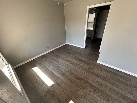 4th image of 701 Estelle Ave