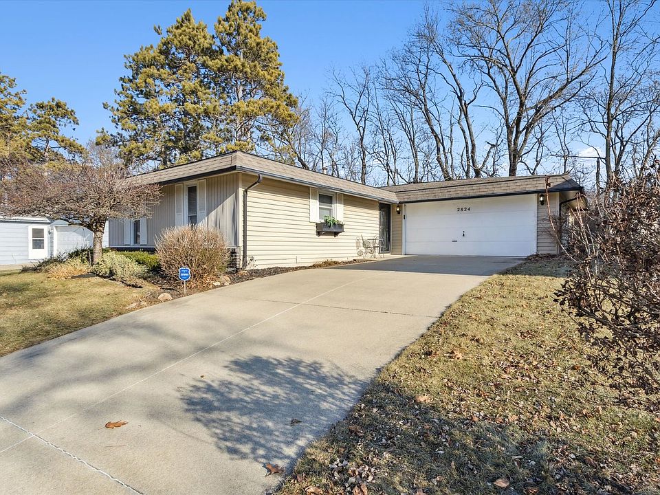 1st image of 2824 Bavarian Ln