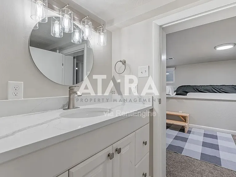 724 E Wilson Ave — Photo 39