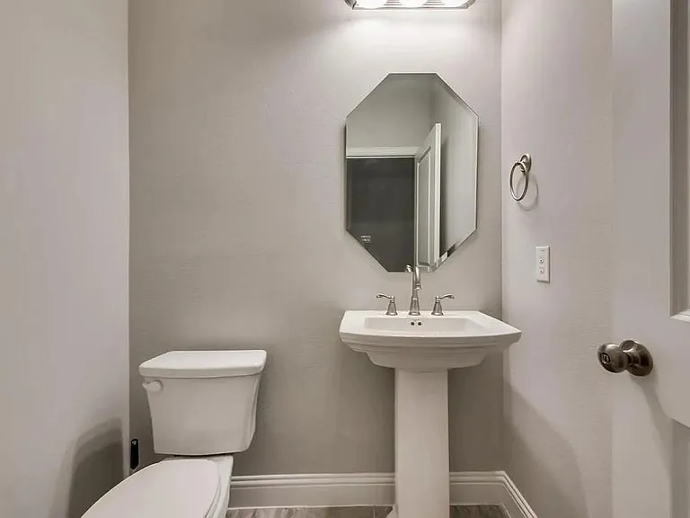 6416 Burbank Way — Photo 5