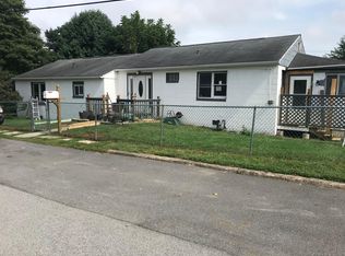 320 Riverview Ave, Westover, WV 26501
