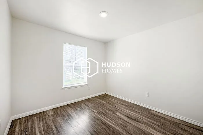 712 W 19th St — Photo 8