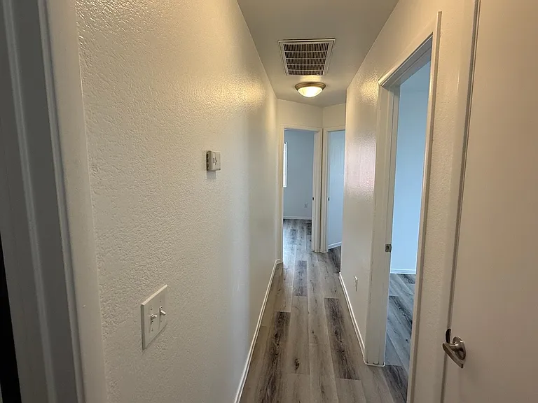 1129 Plantation Ct #0 — Photo 6