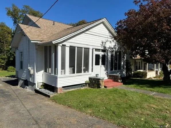 18 Oak Street, Newburgh, NY 12550