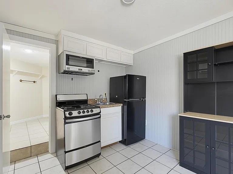 2023 S 5th St #F — Photo 10