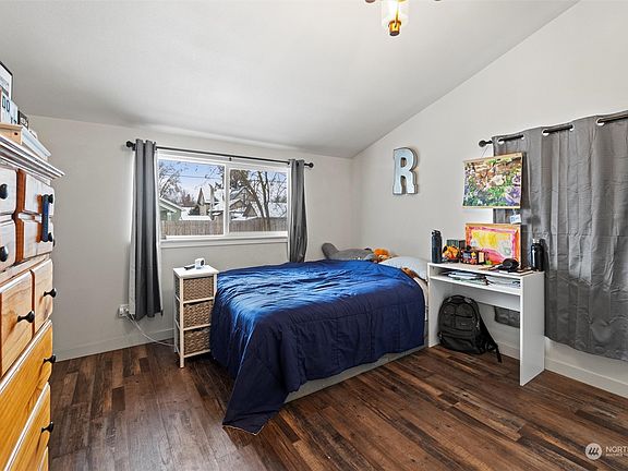 5th image of 610 Balm Street