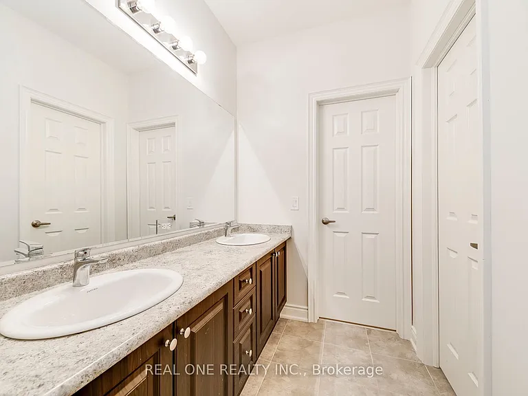134 Goodwin Cres — Photo 32