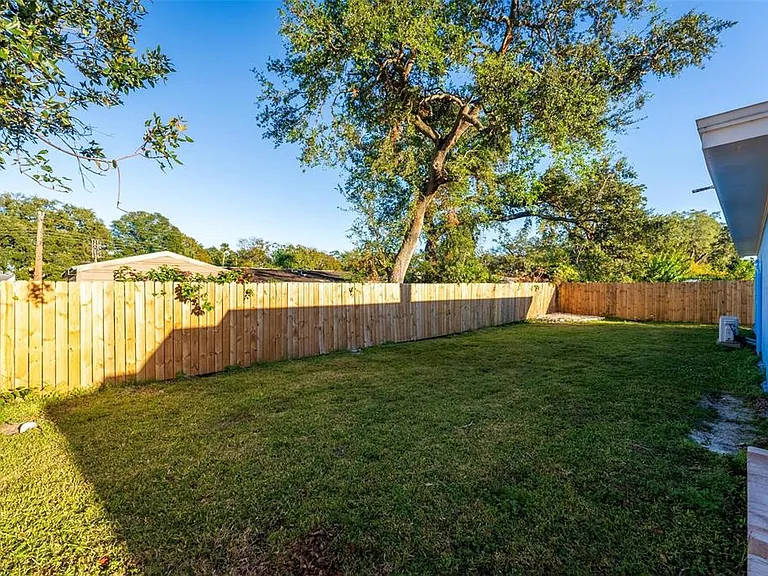 2203 Nottingham Rd — Photo 25