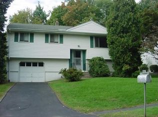 55 Fullin Rd, Norwalk, CT 06851