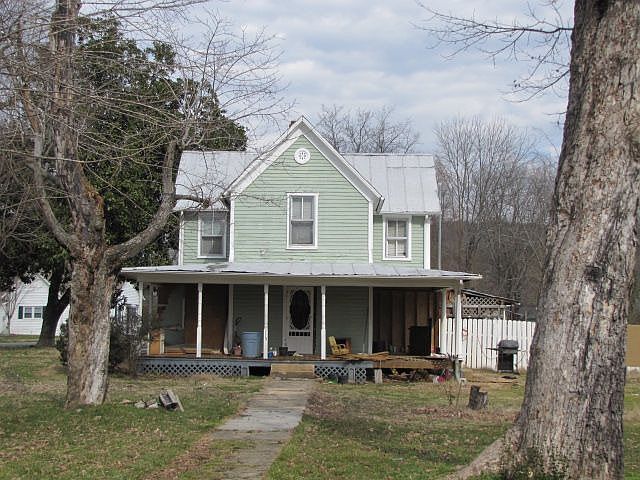 1st image of 415 Harrison Ave